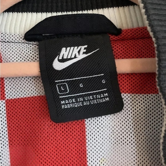 *NEW* NIKE NSW Bomber Varsity Jacket Size L (retails $200) - Picture 8 of 9